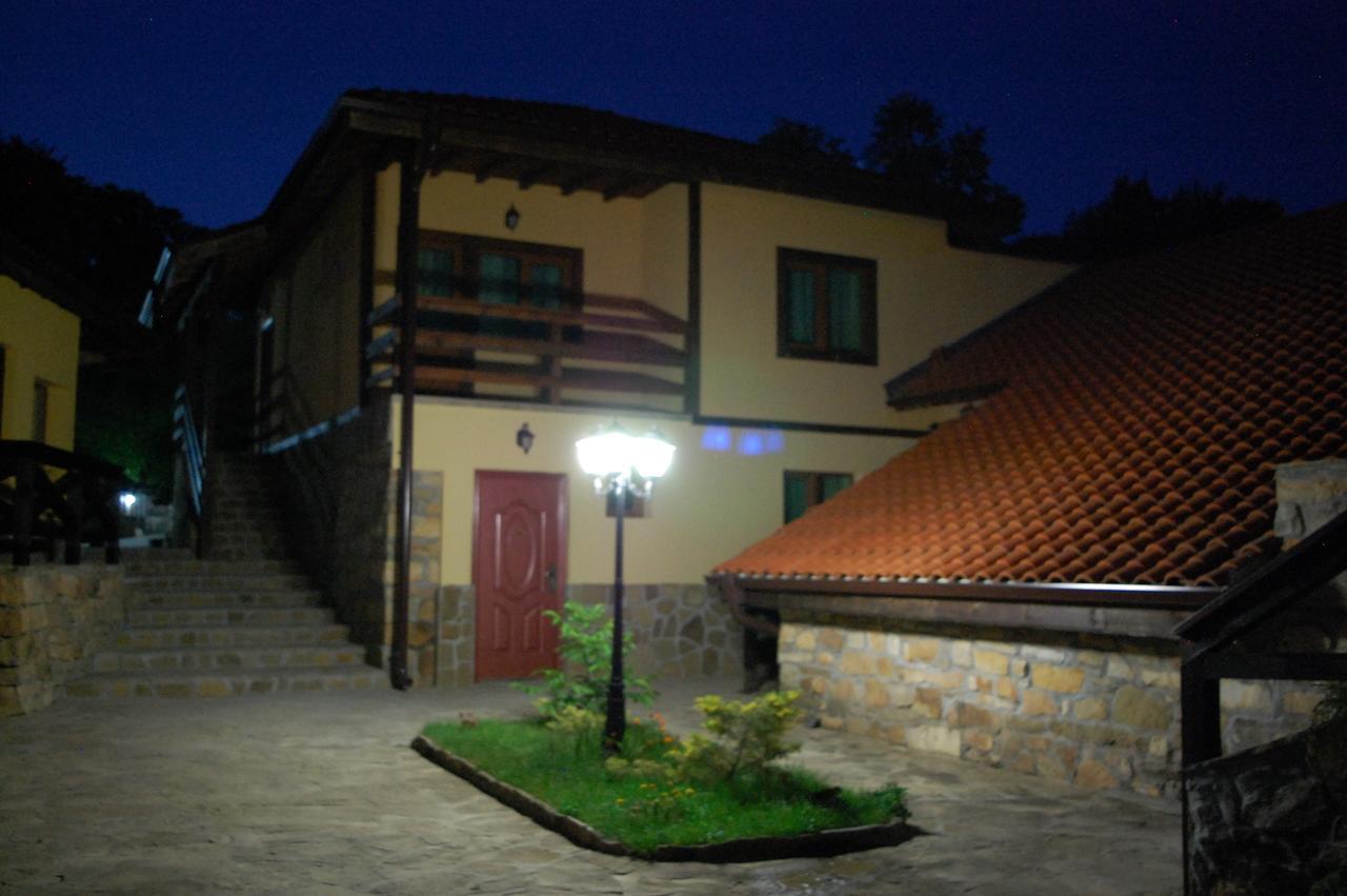 Valdi Hill Complex Trjavna Exteriör bild